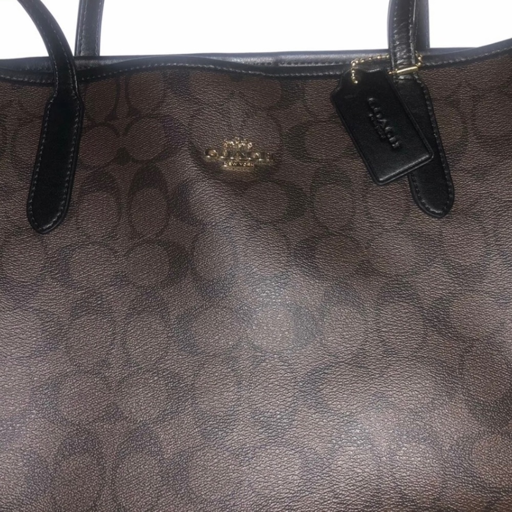 Coach City Tote in Signature Canvas Shoulder Bag - Black/Brown 5696)